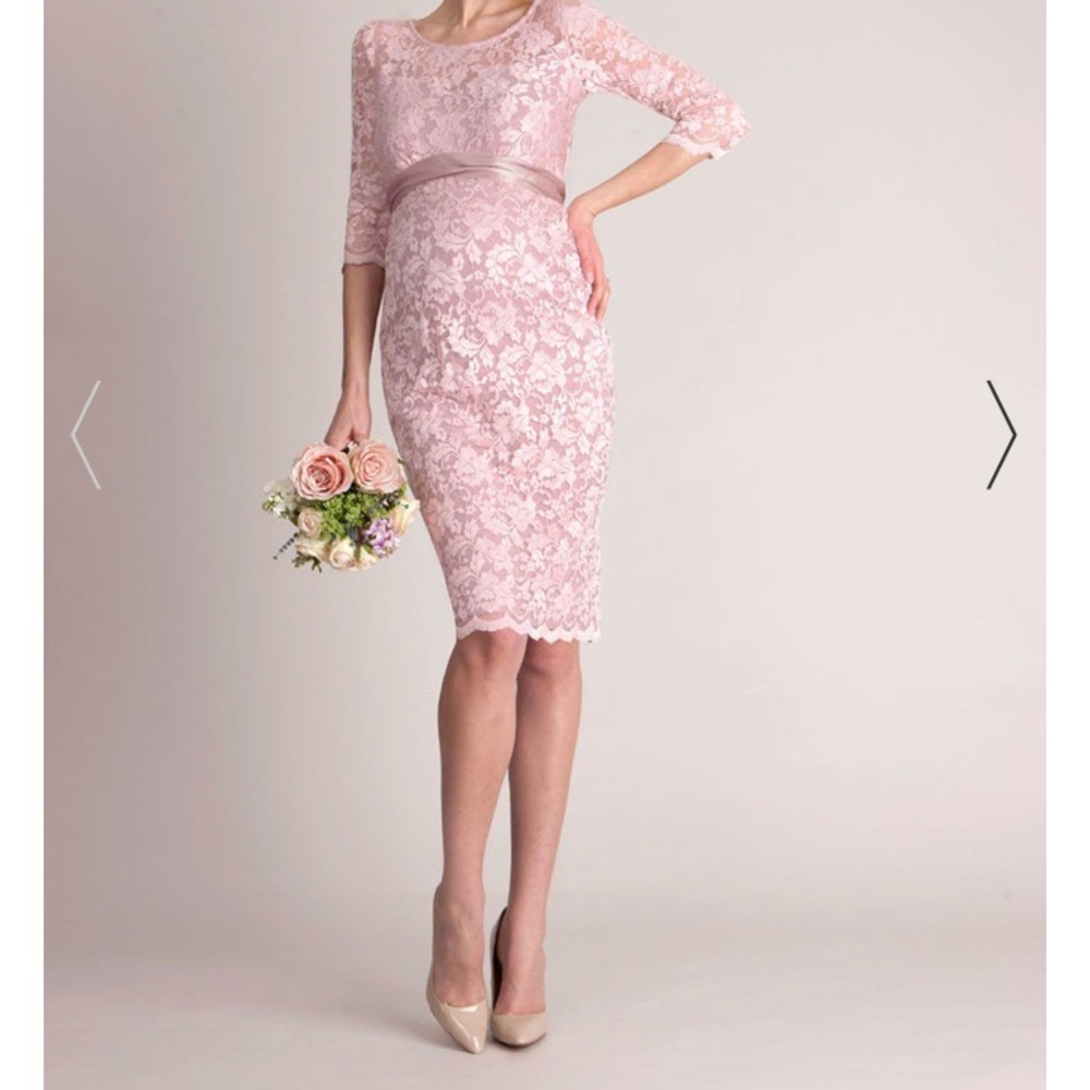 Seraphine maternity. Great condition. I lost the ribbon that ties at the waist.